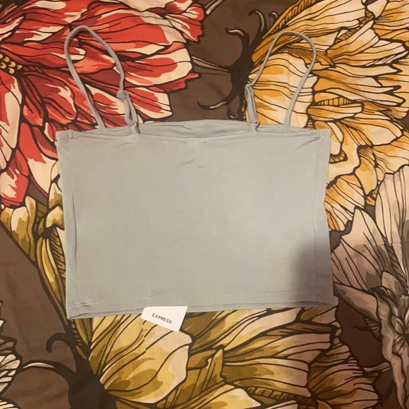 Express Body Contour crop top - Picture 4 of 4